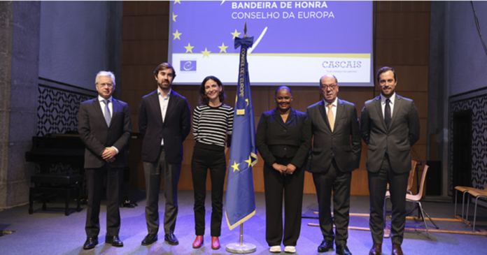 Bandeira de Honra hasteada em Cascais