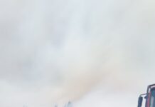 Seis bombeiros feridos no incêndio de Alcabideche Incêndio ativo na zona de Murches, na freguesia de Alcabideche