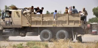 Milhares de curdos atravessam a fronteira Iraque/Irão