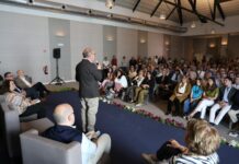 Livro “Prestar Contas” reúne percurso autárquico de Carlos Carreiras