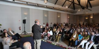 Livro “Prestar Contas” reúne percurso autárquico de Carlos Carreiras