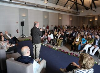 Livro “Prestar Contas” reúne percurso autárquico de Carlos Carreiras