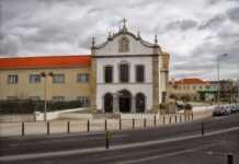 Motocilsta morre depois de colhido por um carro, mas dono diz nada ter a ver com o acidente
