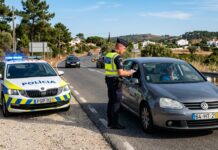 Homem de 21 anos detido por conduzir sem carta em São Domingos de Rana