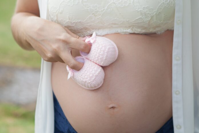 contato1526-pregnant-2691410