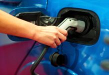 Tem um carro elétrico? Poderá ter de pagar para ajudar a manter as estradas