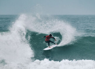 Peniche decide título nacional de surf entre Francisco Ordonhas e Guilherme Ribeiro